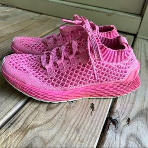 NO BULL Bright Pink Knit Runner